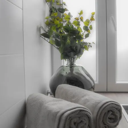 - Le Carron Rouge Apartmán *